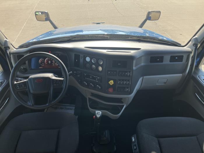 2023 Peterbilt 579-27