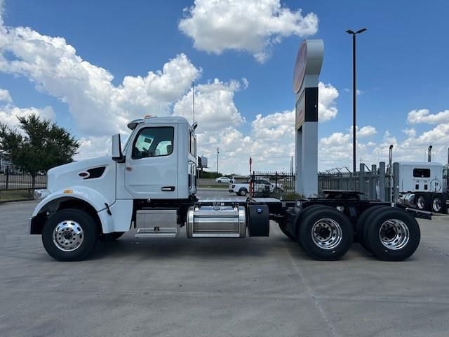 2026 Peterbilt 567 photo 4