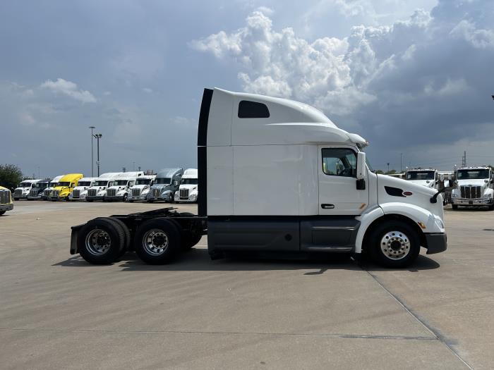 2021 Peterbilt 579-6