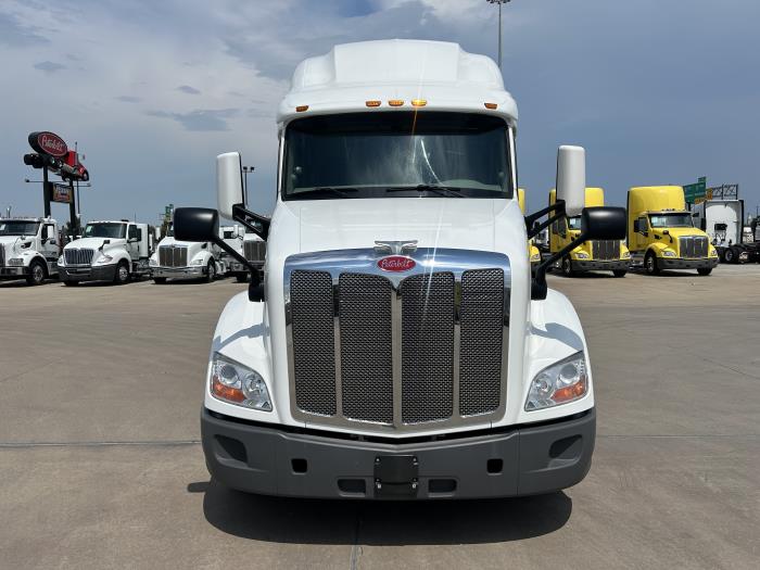 2021 Peterbilt 579-8