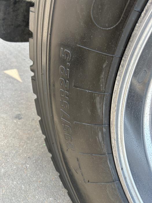 2021 Peterbilt 579-9