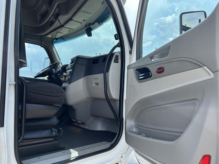 2021 Peterbilt 579-22