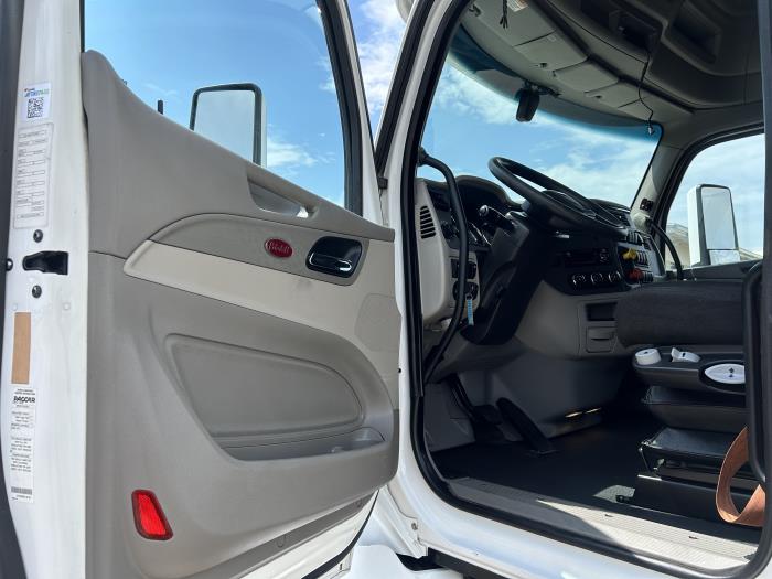 2021 Peterbilt 579-24
