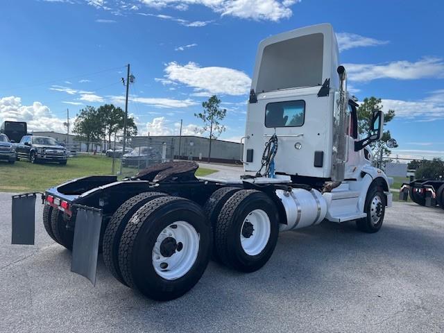 2020 Peterbilt 567-8