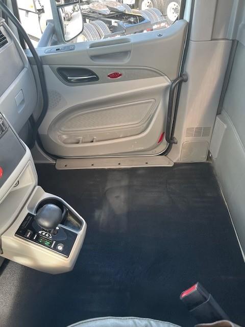 2020 Peterbilt 567-21