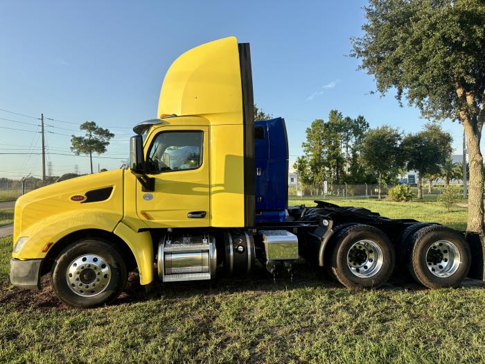 2021 Peterbilt 579 photo 3