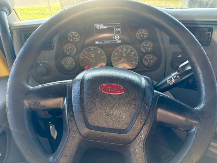 2021 Peterbilt 579-24