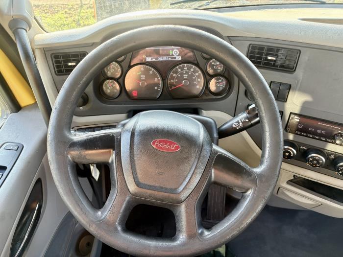 2021 Peterbilt 579-13