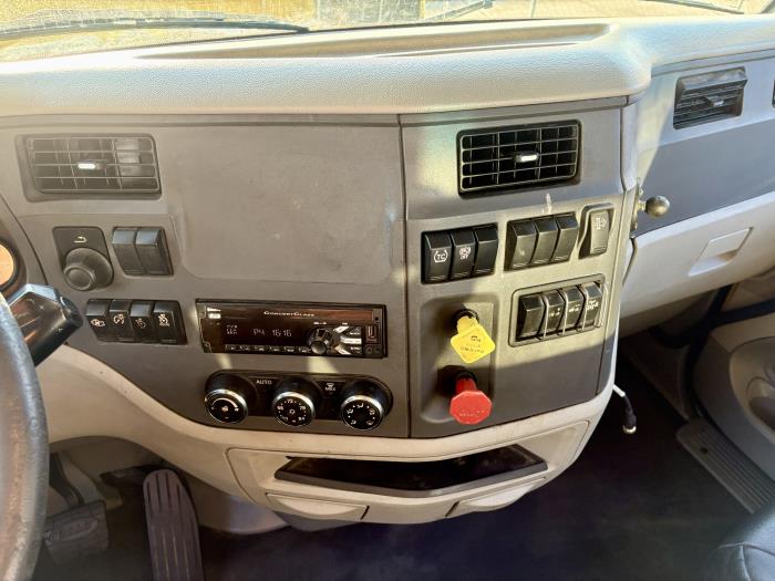 2021 Peterbilt 579-12