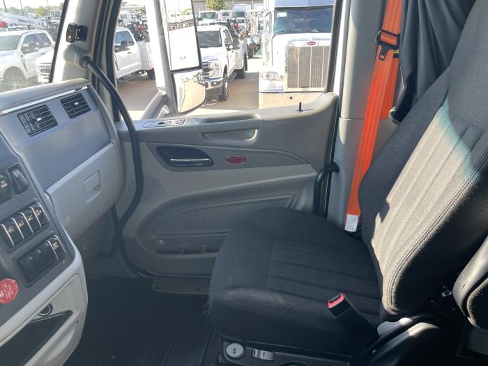 2021 Peterbilt 579-16