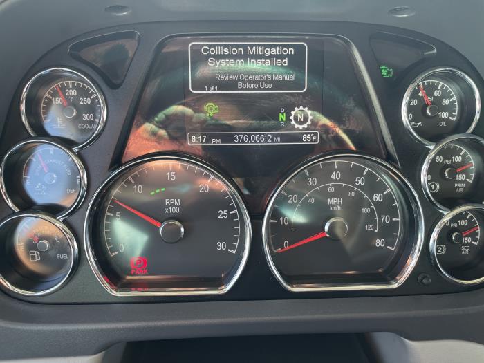 2021 Peterbilt 579-18