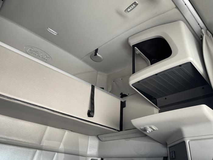 2021 Peterbilt 579-23