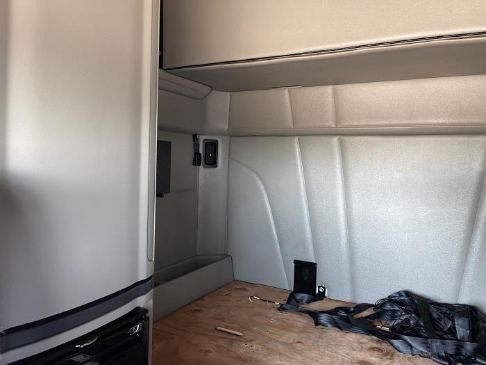 2021 Peterbilt 579-25