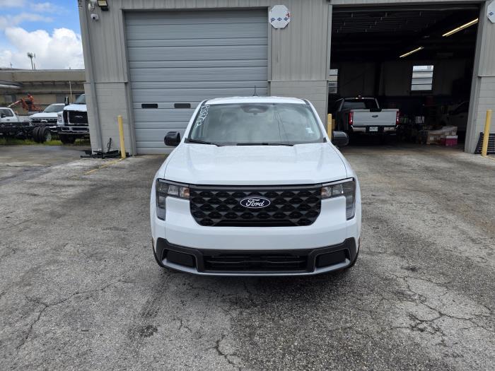 2025 Ford Maverick XLT photo 2