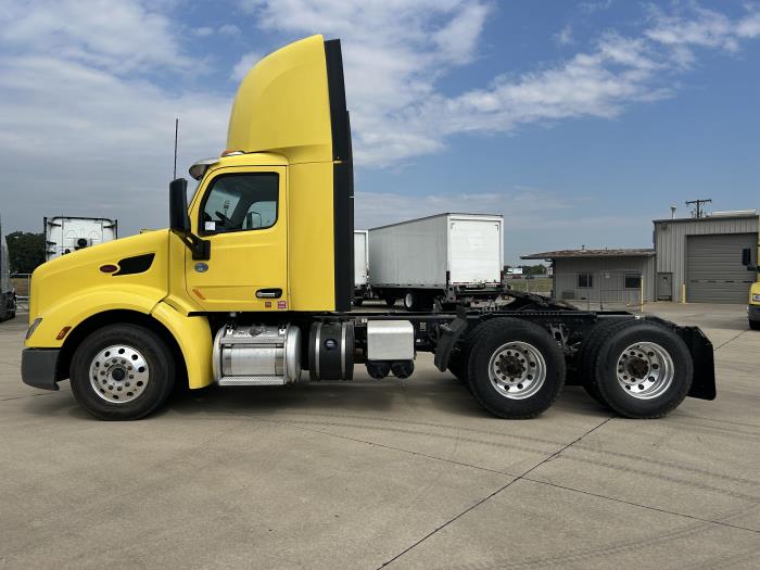 2021 Peterbilt 579-8 2021 Peterbilt 579-8