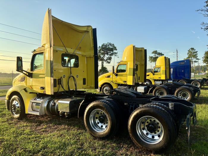 2021 Peterbilt 579-3