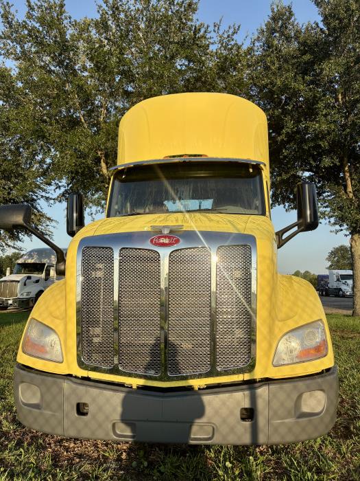 2021 Peterbilt 579-8