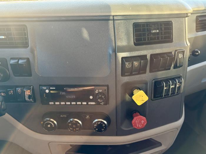 2021 Peterbilt 579-13