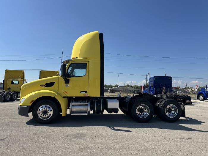2021 Peterbilt 579-4