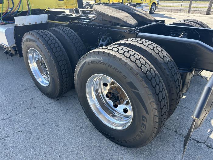 2021 Peterbilt 579-5