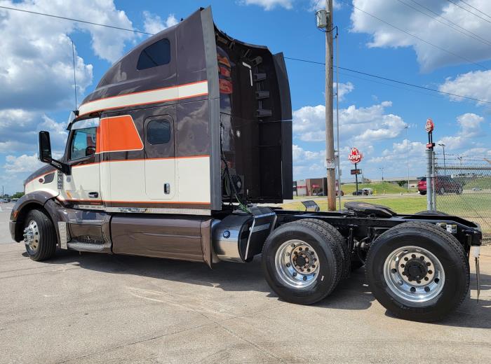 2020 Peterbilt 579-7
