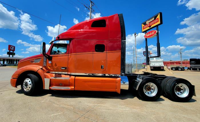 2021 Peterbilt 579-3