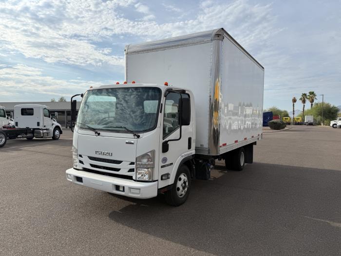 2019 Isuzu NPR photo 2
