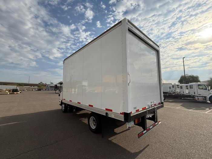 2019 Isuzu NPR photo 4