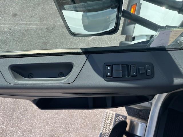 2026 Peterbilt 548-8