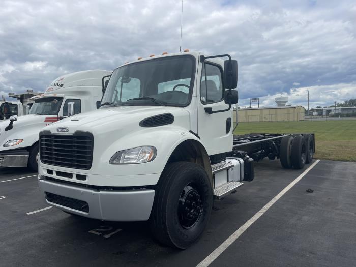 2022 Freightliner Business Class M2 112-1