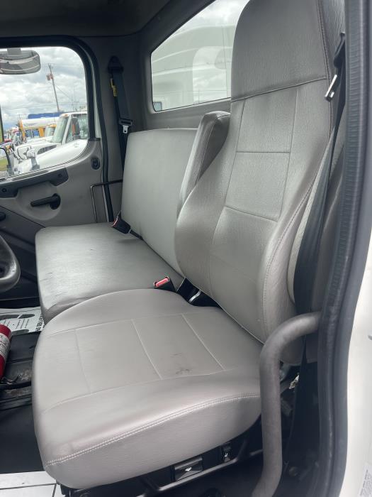 2022 Freightliner Business Class M2 112-18