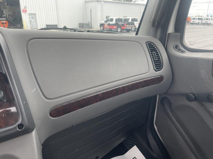 2022 Freightliner Business Class M2 112-19