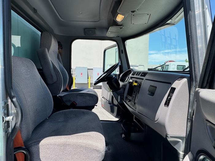 2020 Peterbilt 337-10