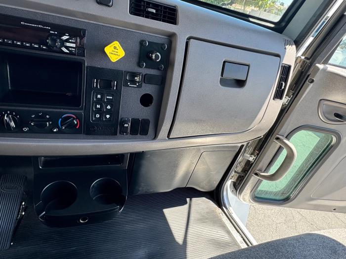 2020 Peterbilt 337-13