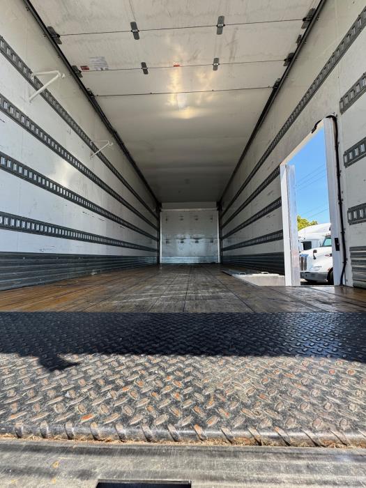 2020 Peterbilt 337-21