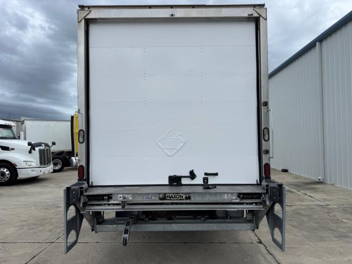 2020 Peterbilt 337-6