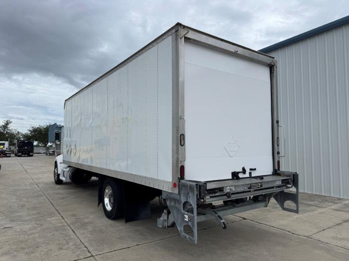 2020 Peterbilt 337-7