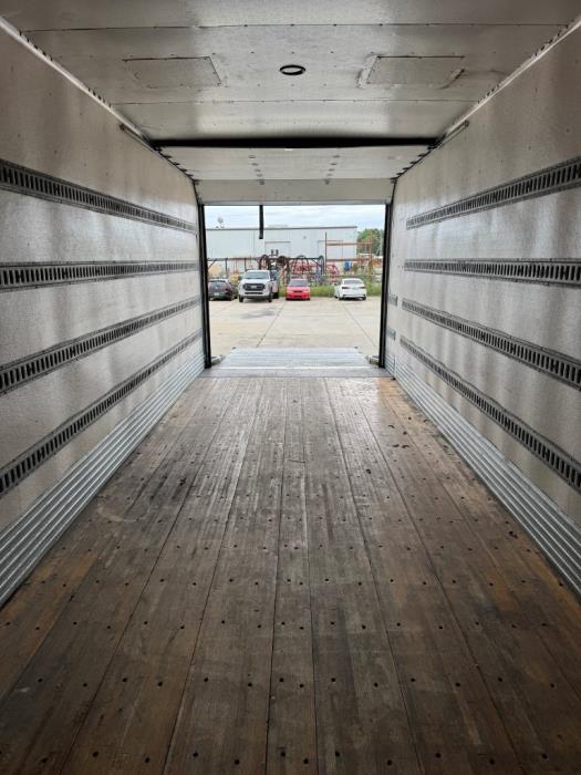 2020 Peterbilt 337-10