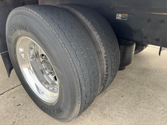 2020 Peterbilt 337-13