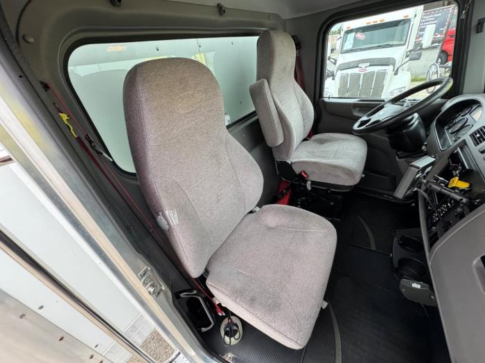 2020 Peterbilt 337-16