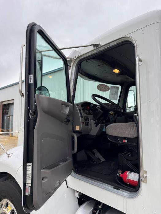 2020 Peterbilt 337-18