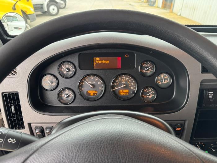 2020 Peterbilt 337-20