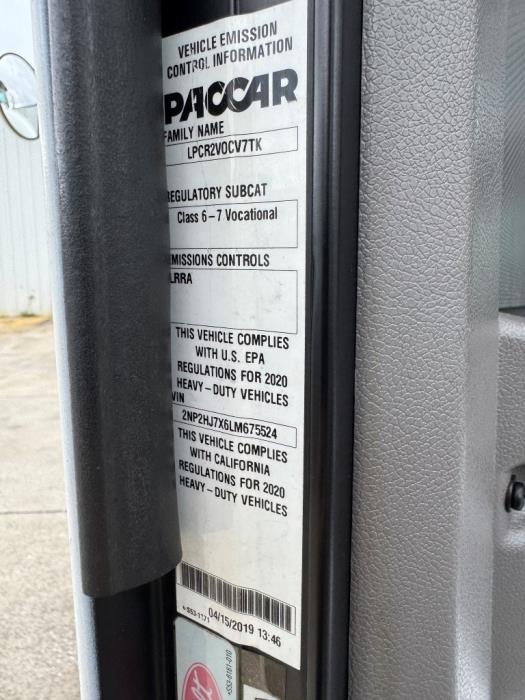 2020 Peterbilt 337-30