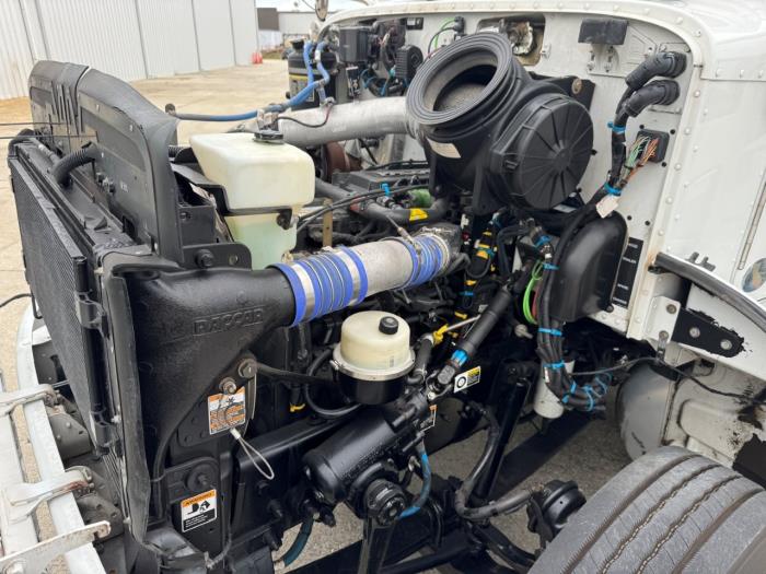 2020 Peterbilt 337-21