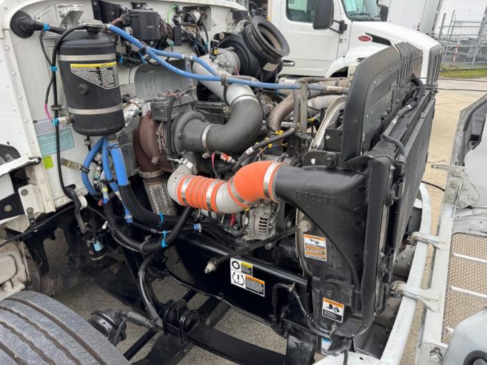 2020 Peterbilt 337-25