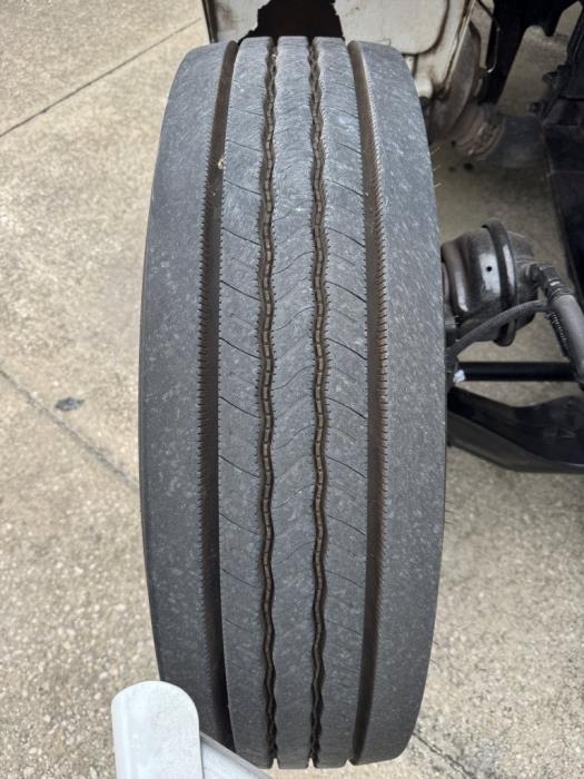 2020 Peterbilt 337-27