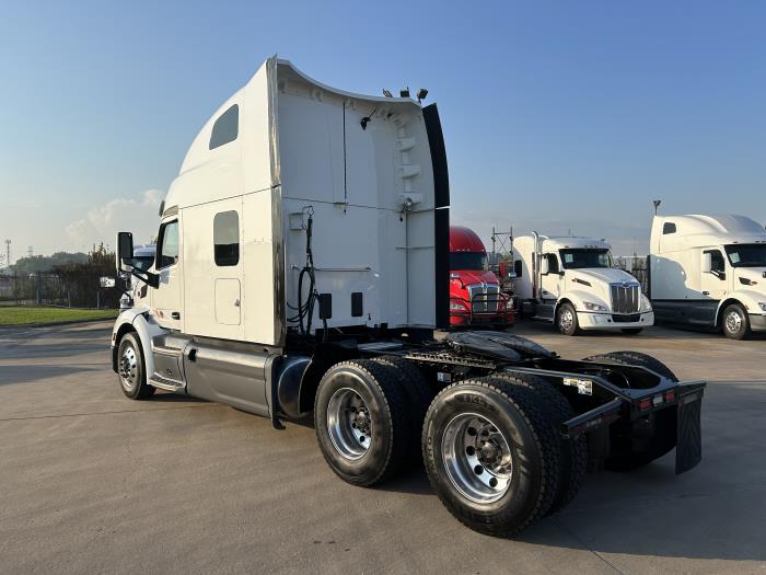 2021 Peterbilt 579 photo 4