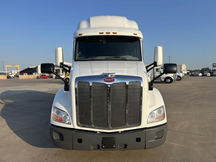 2021 Peterbilt 579-8