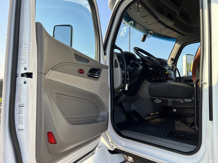 2021 Peterbilt 579-24
