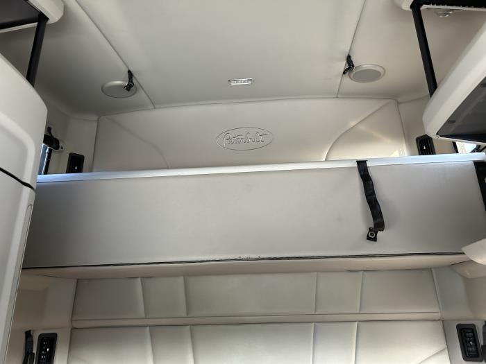 2021 Peterbilt 579-29